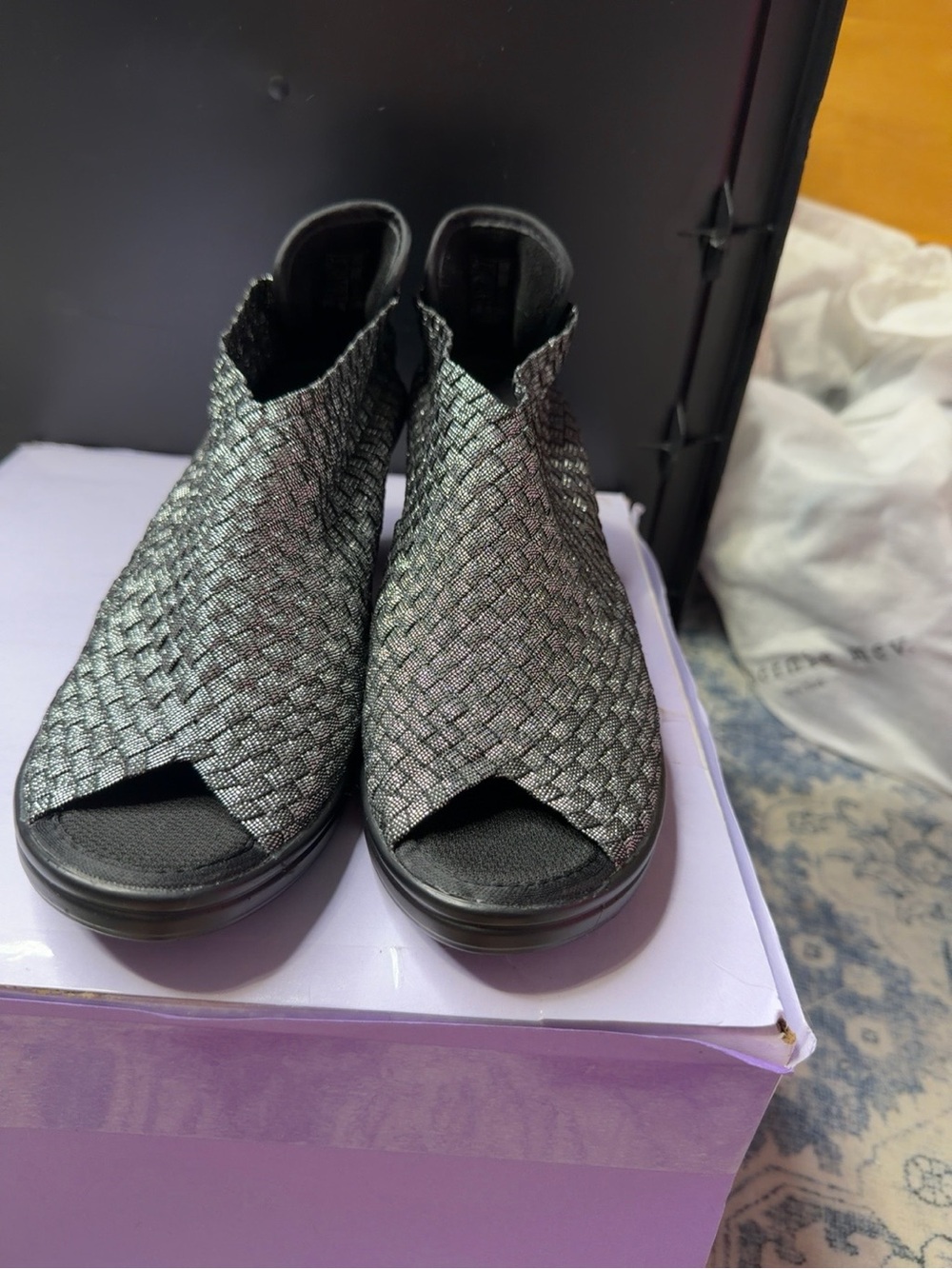 bernie mev. Silver Woven Open-Toe Wedge Sandals EU39